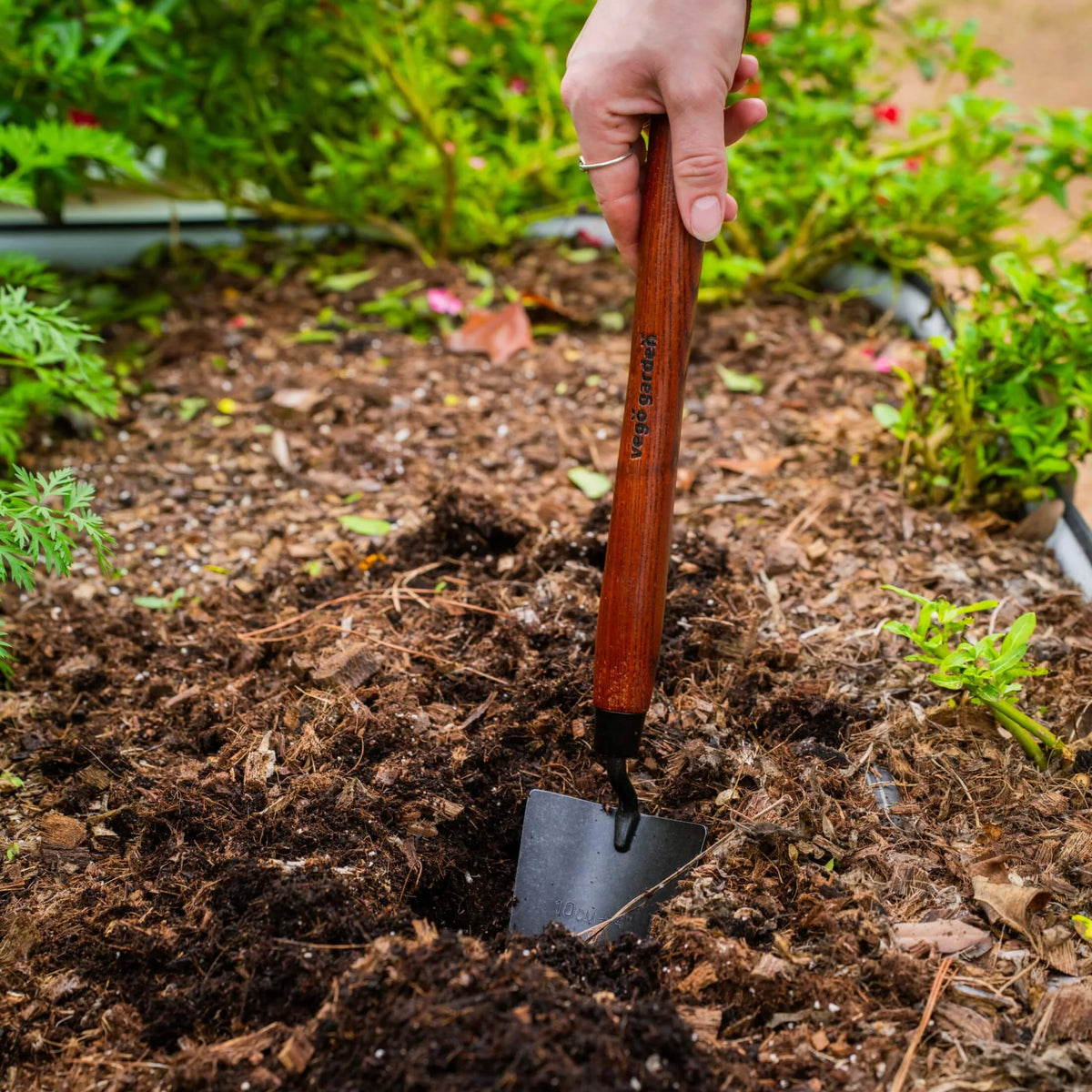 Heritage Garden Bed Trowel